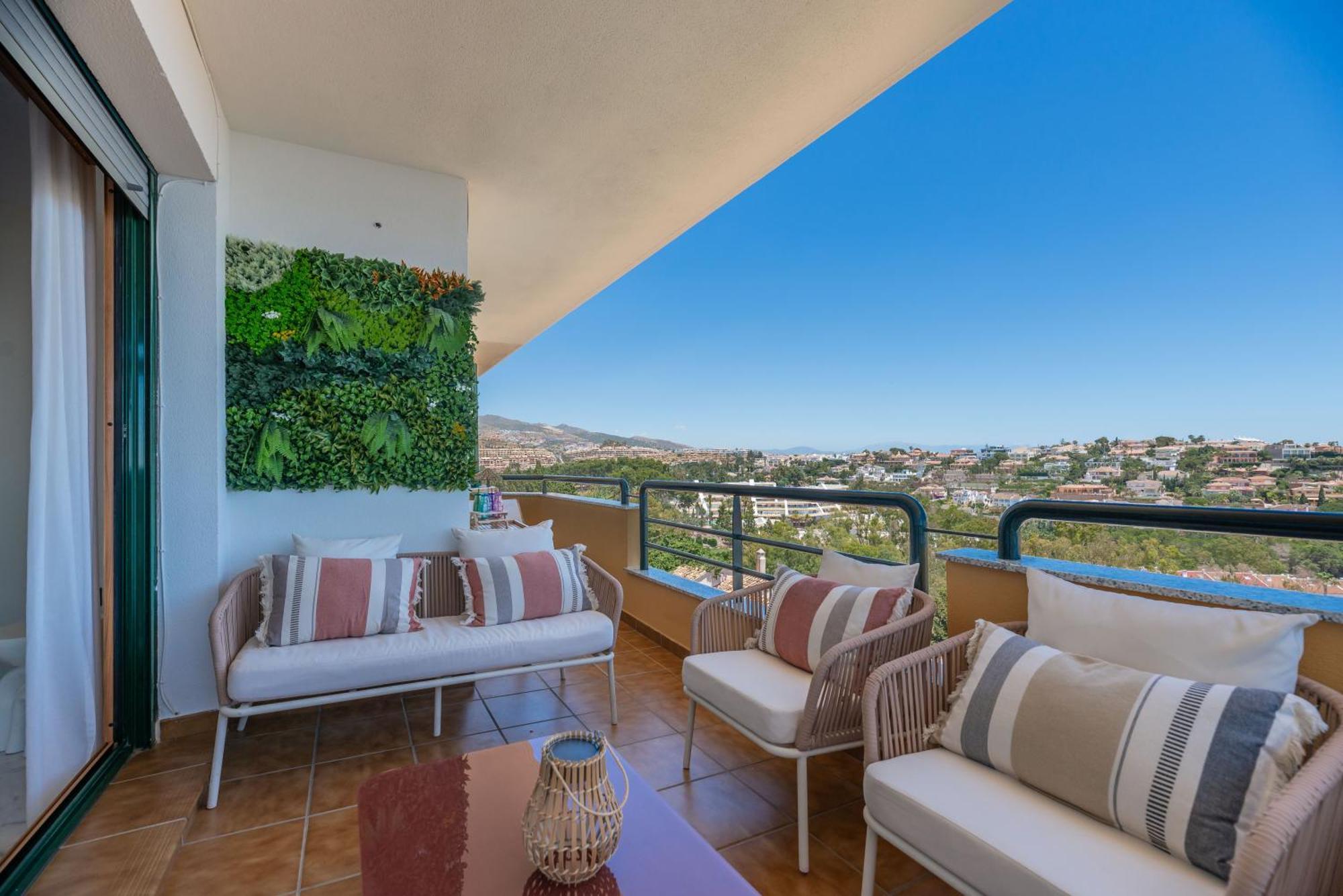 Апартаменты Luxury 4Bdr Penthouse With Sea Views Бенальмадена Экстерьер фото