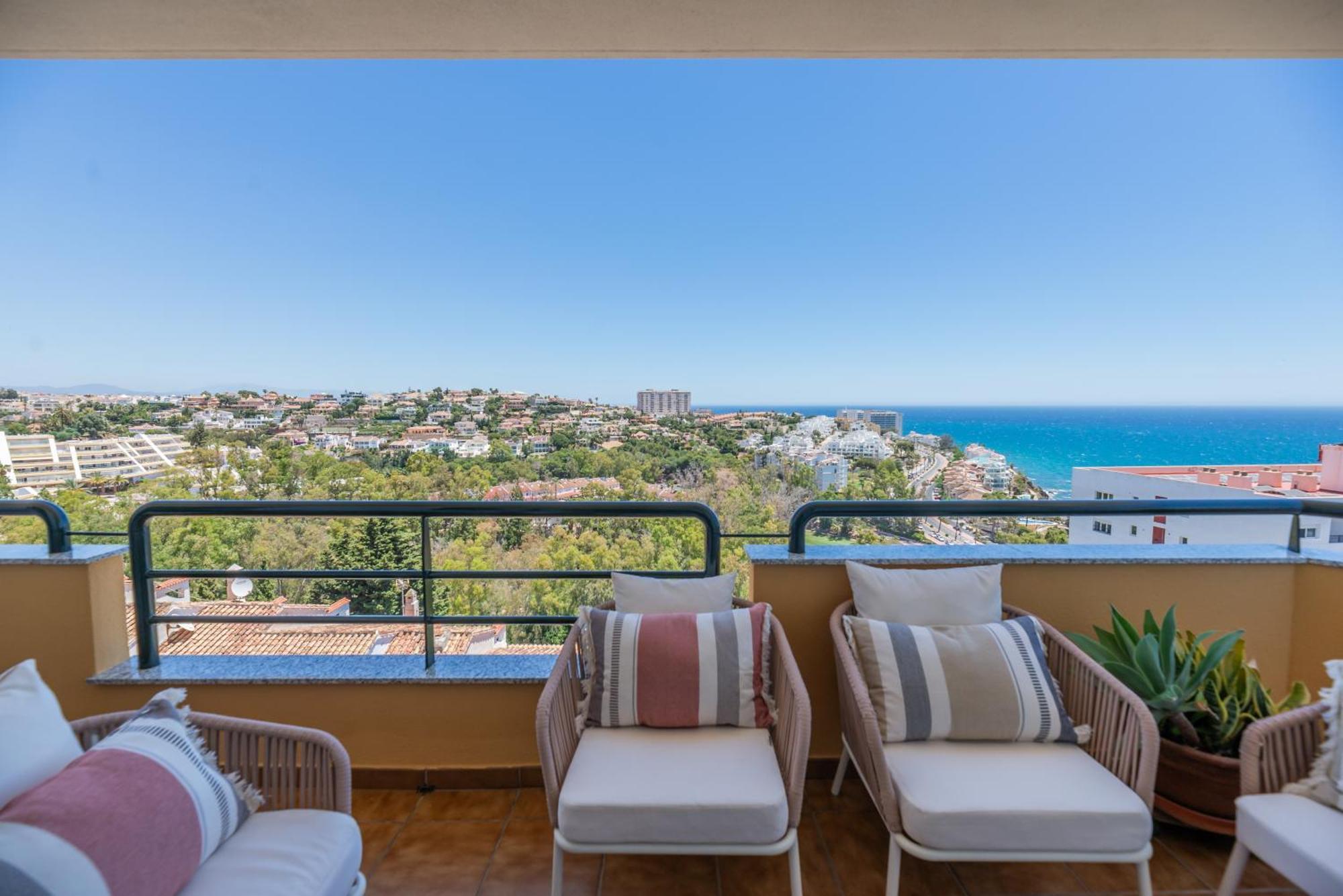 Апартаменты Luxury 4Bdr Penthouse With Sea Views Бенальмадена Экстерьер фото